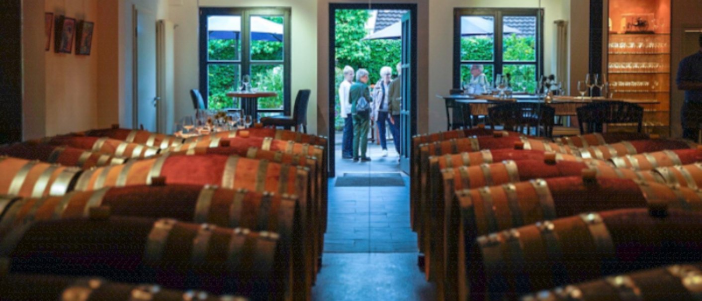 Barrique-Fässer in der Vinothek, © Weingut Wöhrwag