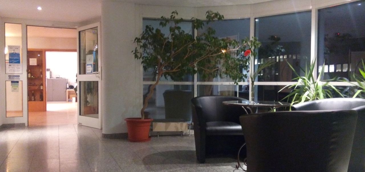 Lobby/Reception, 1st Floor, &copy; Central Hotel