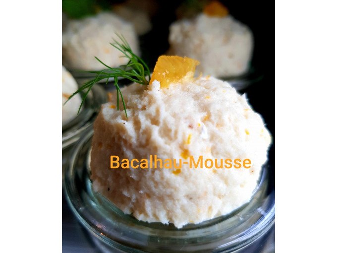Bacalhau mousse in a glass, decorated with a sprig of dill and a piece of orange., &copy; Kultweine-Kochwelten-Kunst&uuml;cke - Kochschule Sonja Lenz