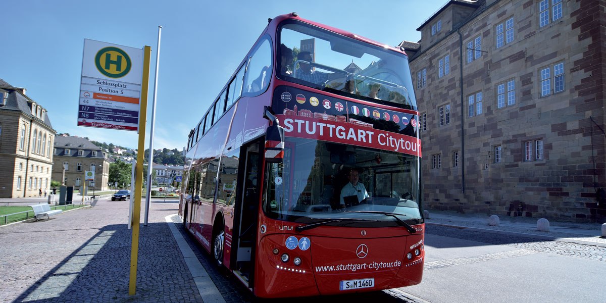 STUTTGART Citytour am Schlossplatz Stuttgart, © Stuttgart-Marketing GmbH/Pierre Pollack