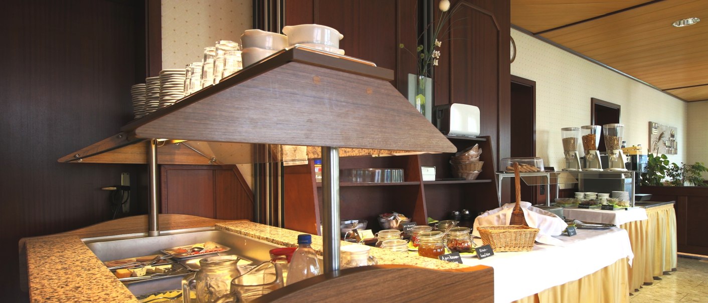 A rich breakfast buffet with various dishes, drinks and crockery in a hotel restaurant., © TOMAS A rich breakfast buffet with various dishes, drinks and crockery in a hotel restaurant., © TOMAS