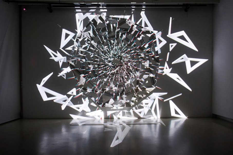 Lichtobjekte_musthave Spidron2015, © Laszlo Zsolt Bordos Lichtobjekte_musthave Spidron2015, © Laszlo Zsolt Bordos