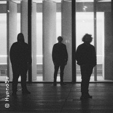 ProgMotion: Hypno5e | Support: Hippotraktor - Trame Noir Tour 2026, &copy; links im Bild