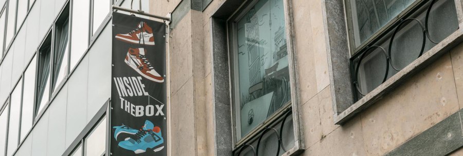 Facade of a building with a sign 'Inside The Box' and a drawn caf&eacute; in the window., &copy; SMG Stuttgart Marketing GmbH - Sarah Schmid
