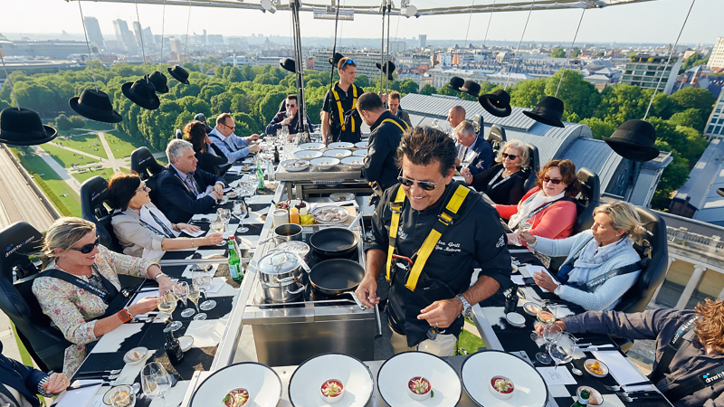 Dinner in the Sky, © SevenOh Business Dinner in the Sky, © SevenOh Business