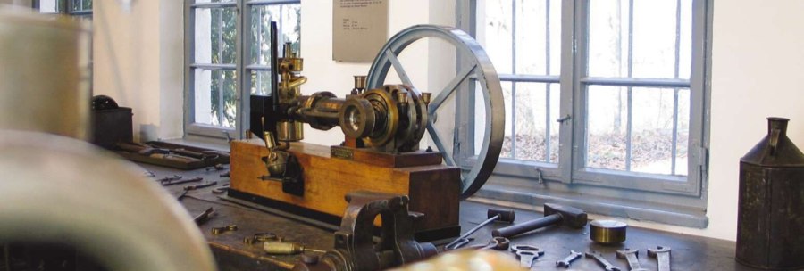 Interior view of a historic workshop with machines and tools in the Gottlieb Daimler Memorial Museum, Stuttgart., &copy; Stuttgart-Marketing GmbH