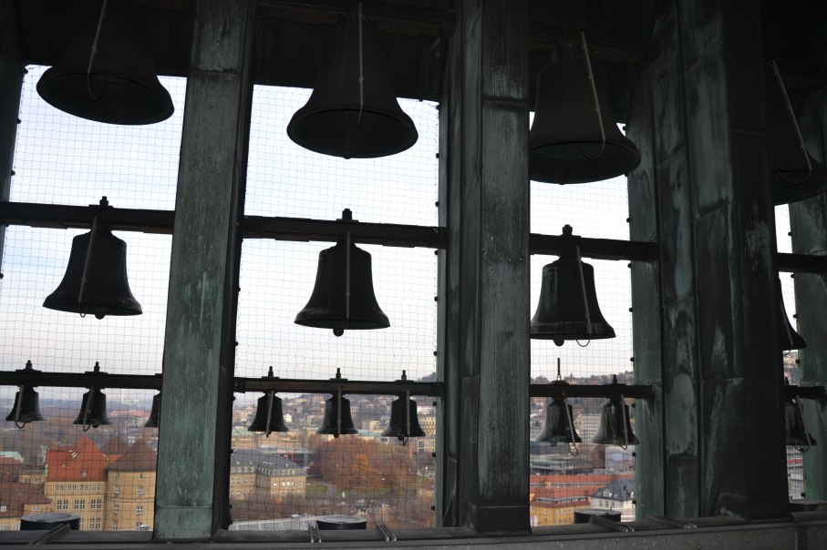 Impressive view of the bells of the town hall tower and the city., © Landeshauptstadt Stuttgart