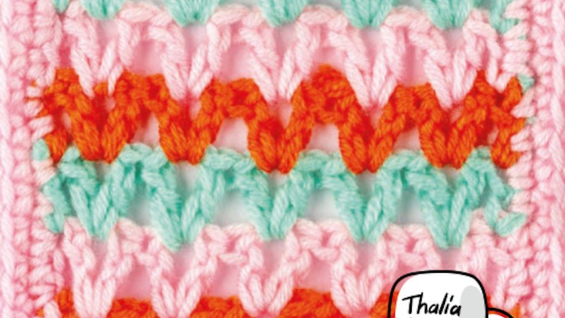 Ein buntes Granny Square mit Streifen in Rosa, Türkis und Orange, verziert mit einem Thalia LIVE Logo., © Thalia Deutschland GmbH & Co. KG Ein buntes Granny Square mit Streifen in Rosa, Türkis und Orange, verziert mit einem Thalia LIVE Logo., © Thalia Deutschland GmbH & Co. KG