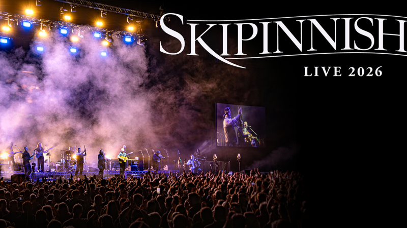Skipinnish live auf der B&uuml;hne 2026 mit beeindruckender Lichtshow und begeistertem Publikum., &copy; links im Bild