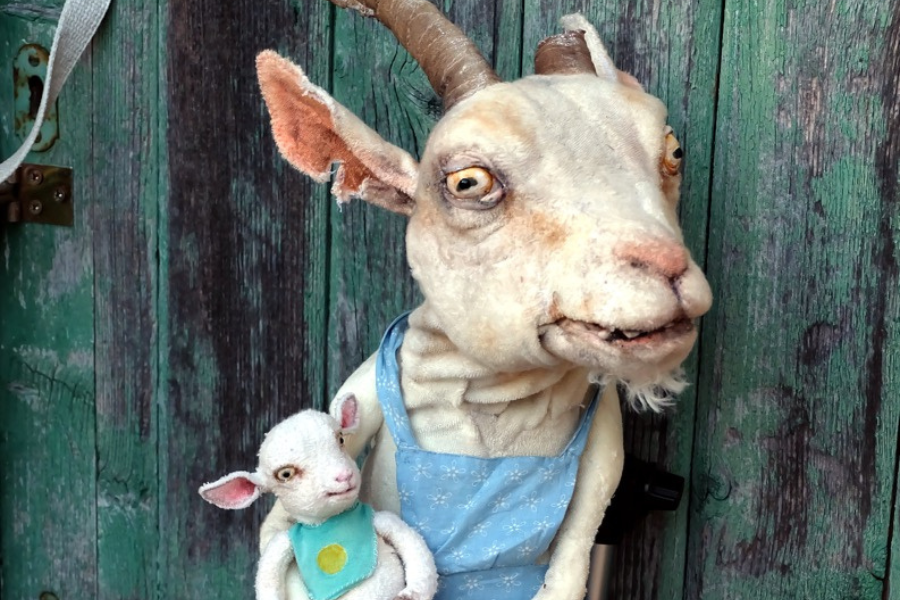 Ein Gei&szlig;lein teilt seine Gedanken mit der Mutter., &copy; Pierre Sch&auml;fer Produktion