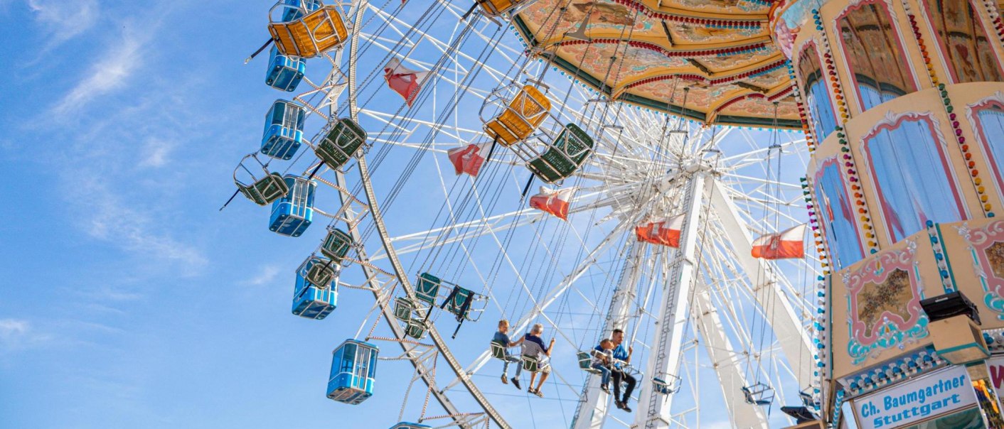 Ferris wheel and carousel, © Stuttgart Marketing GmbH, Sarah Schmid