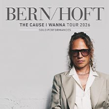 Plakat für Bernhoft's "The Cause I Wanna Tour 2026" mit einem Mann in Anzug und Sonnenbrille vor grauem Hintergrund., © links im Bild Plakat für Bernhoft's "The Cause I Wanna Tour 2026" mit einem Mann in Anzug und Sonnenbrille vor grauem Hintergrund., © links im Bild