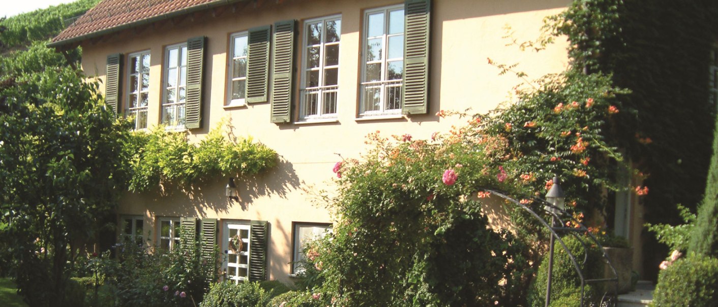 Rose arch at the Wöhrwag winery, © Weingut Karl Wöhrwag Rose arch at the Wöhrwag winery, © Weingut Karl Wöhrwag