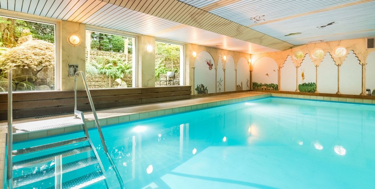 Hallenbad Wellness in Stuttgart  Hotel Azenberg2, &copy; TOMAS