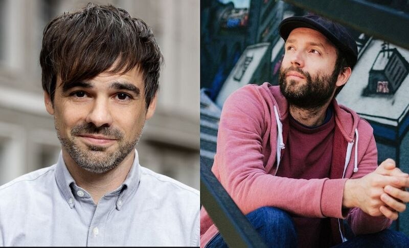 Zwei M&auml;nner, einer tr&auml;gt ein Hemd und l&auml;chelt, der andere sitzt in einer Kapuzenjacke auf einer Treppe und schaut zur Seite., &copy; Rosenau Kultur e.V.