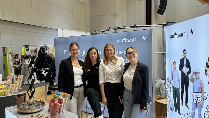 Das Messeteam #StuttgartvonBeruf freut sich auf gute Gespräche beim Karrieretag 2025, © Stadt Stuttgart