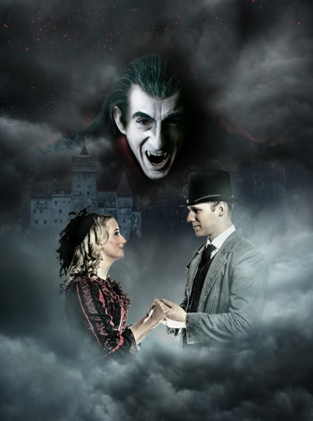 Ein Paar in viktorianischer Kleidung hält sich die Hände, während ein Vampirgesicht über ihnen erscheint. Im Hintergrund ist ein Schloss zu sehen., © Gruseldinner GmbH & Co. KG Ein Paar in viktorianischer Kleidung hält sich die Hände, während ein Vampirgesicht über ihnen erscheint. Im Hintergrund ist ein Schloss zu sehen., © Gruseldinner GmbH & Co. KG