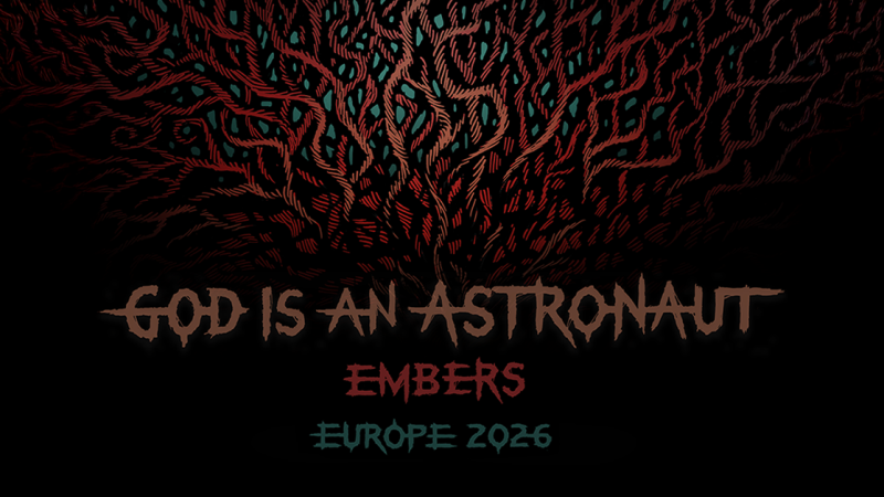 Poster für die Europatour 2026 von God Is An Astronaut mit dem Titel 'Embers'. Rote und blaue abstrakte Muster im Hintergrund., © links im Bild Poster für die Europatour 2026 von God Is An Astronaut mit dem Titel 'Embers'. Rote und blaue abstrakte Muster im Hintergrund., © links im Bild
