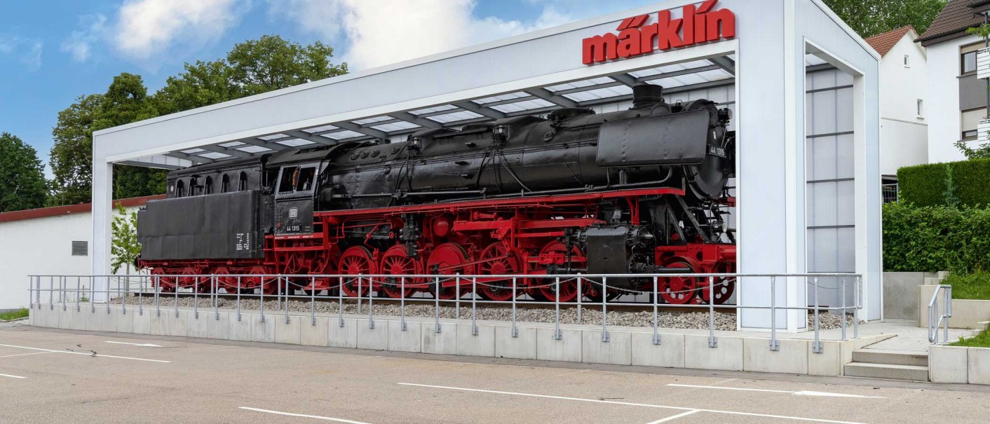 Dampflok_BR44_Innenhof_c_Maerklineum, © Märklineum