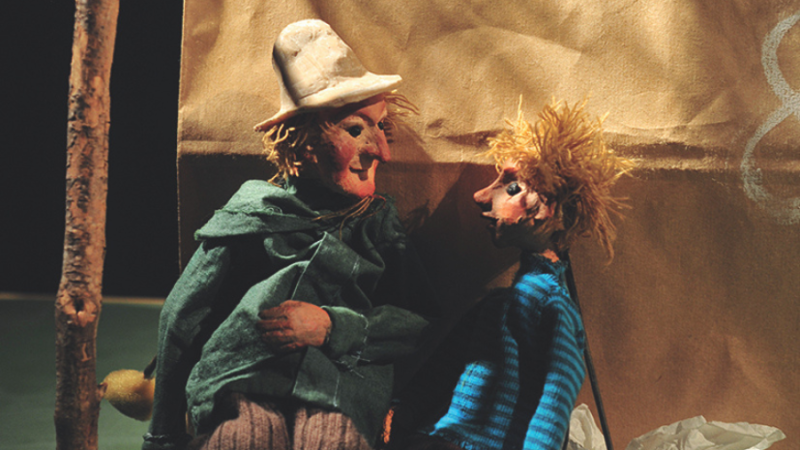 Moritz trifft den geheimnisvollen Herrn Röslein., © Figurentheater Unterwegs Moritz trifft den geheimnisvollen Herrn Röslein., © Figurentheater Unterwegs